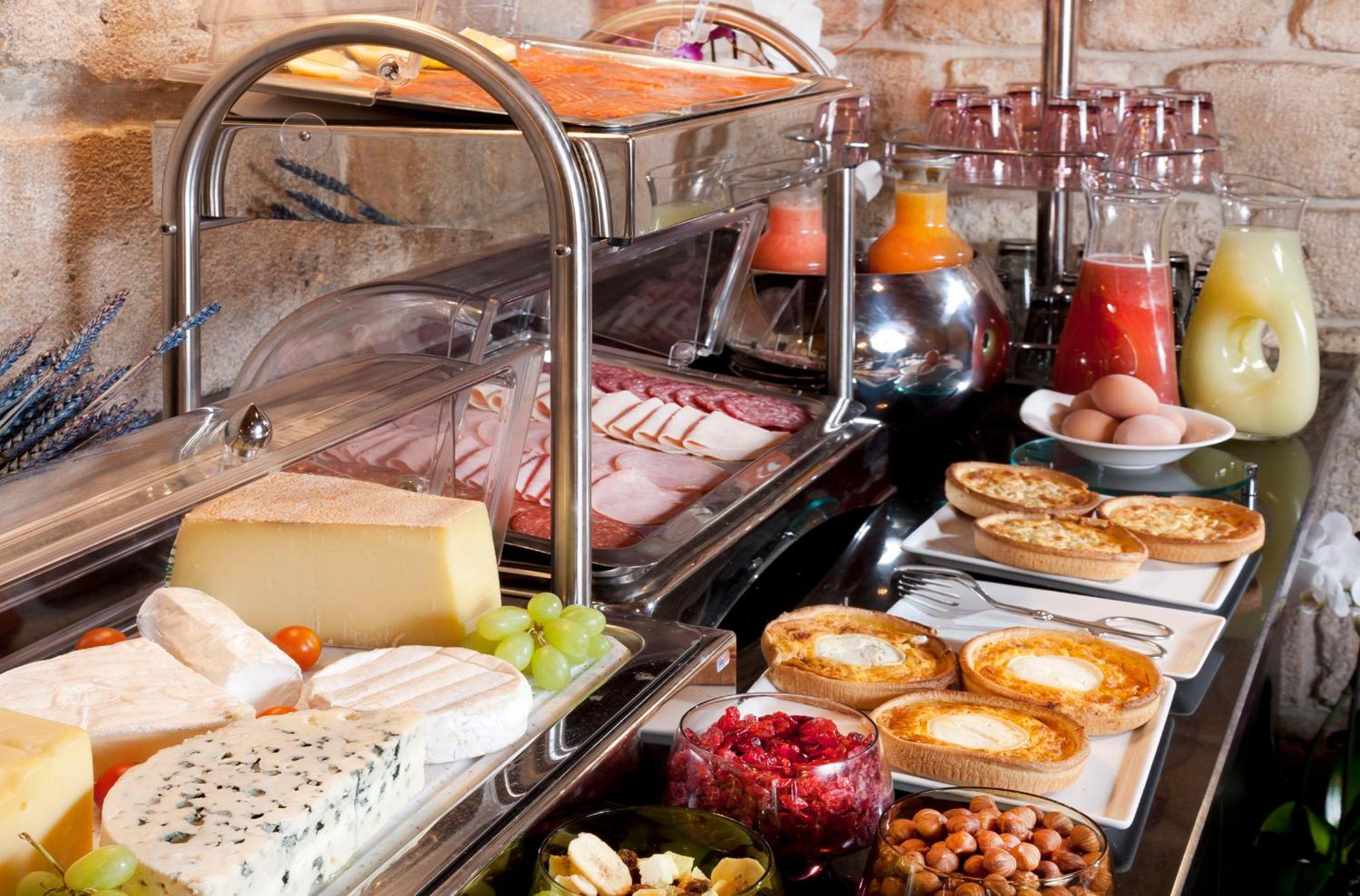 Hotel Grand Saint Michel 4*